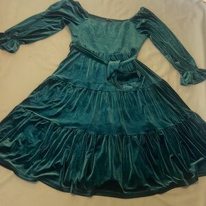 SIMPLEE Plus  Green color Velvet Long-Sleeve Ruffled size 1XL”Womens DRESS